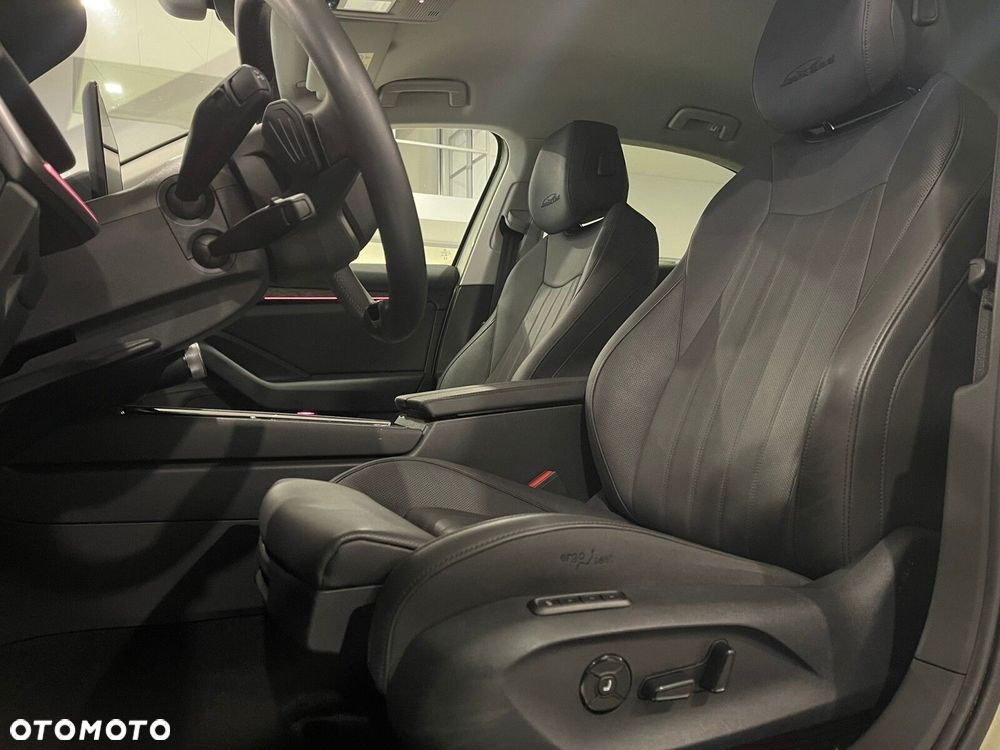 Skoda Superb 2.0 TDI SCR L&K DSG - 9