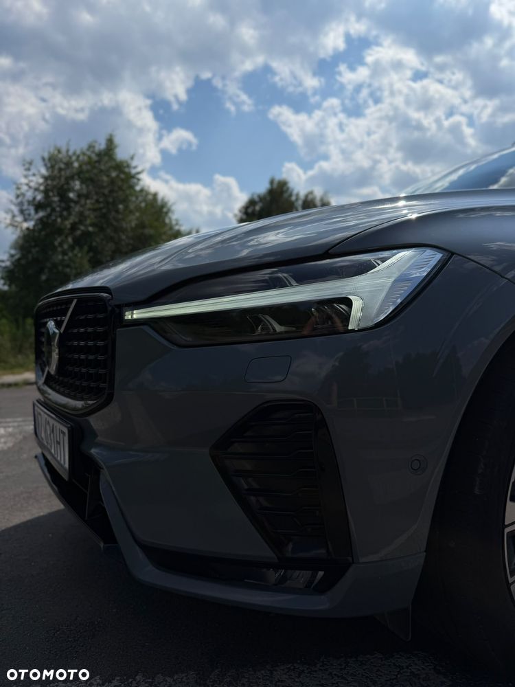 Volvo XC 60 B4 D Plus Dark - 17