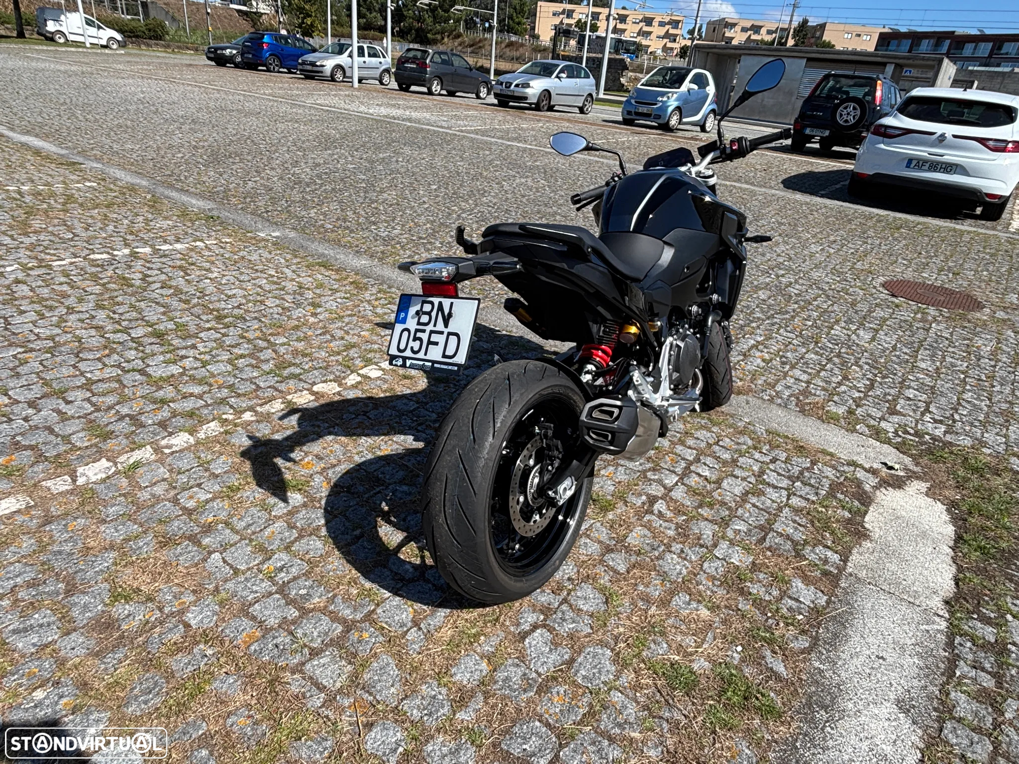 BMW F 900 R Triple Black - 6