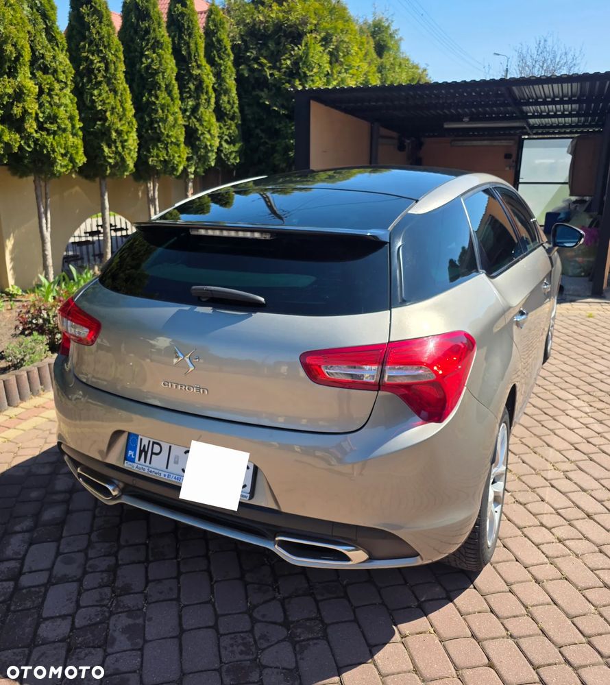 Citroën DS5 HDi 165 SoChic - 3
