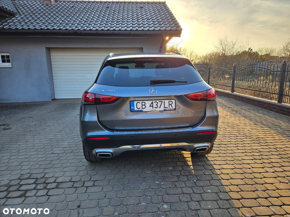 Mercedes-Benz GLA 200 - 2