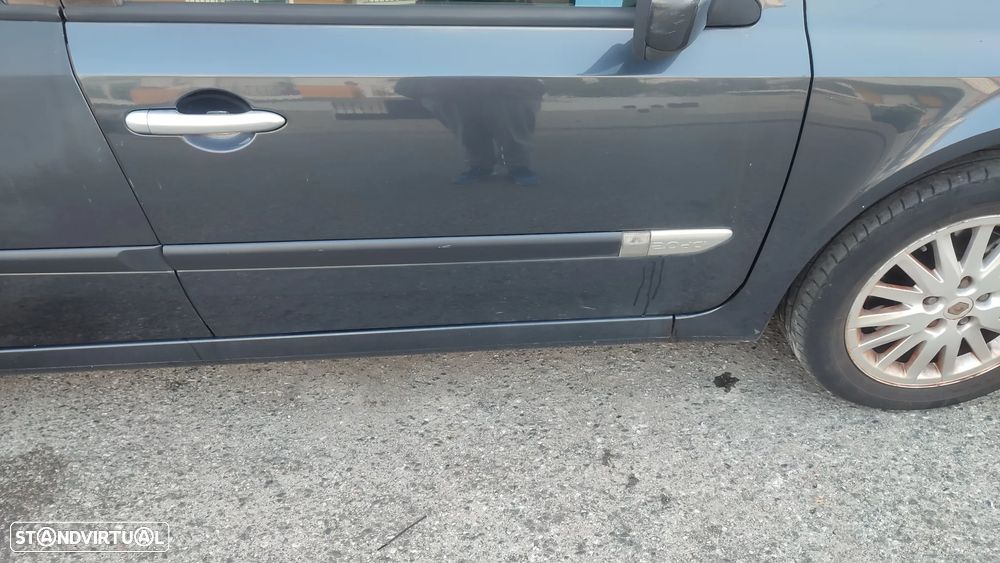 Renault Laguna Break 2.0 dCi FAP Initiale - 16