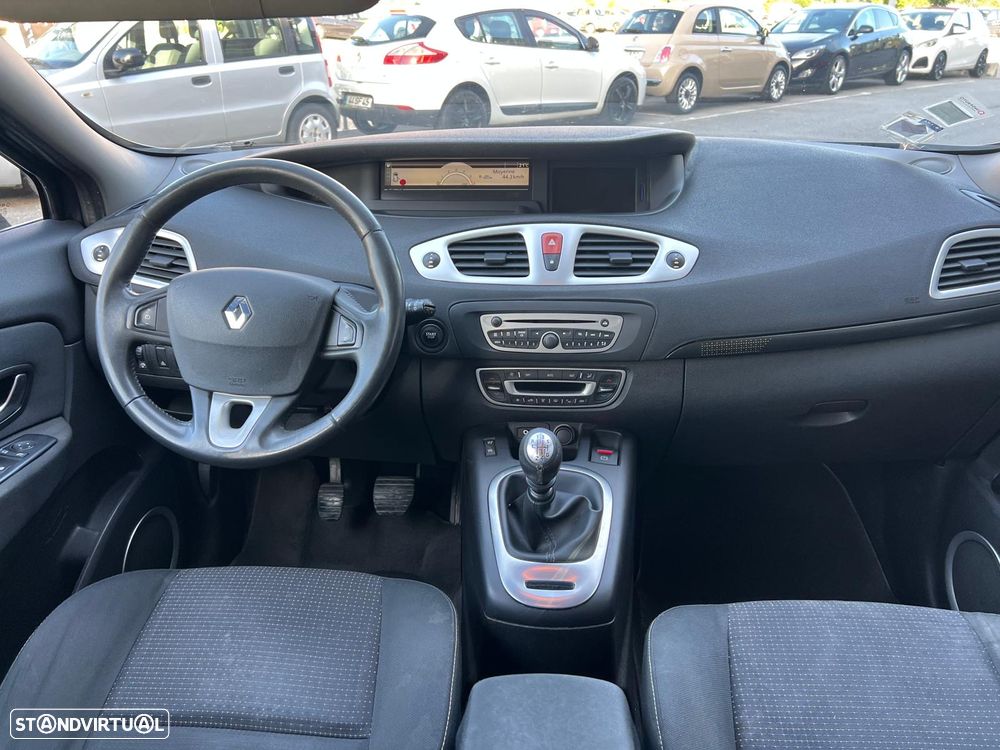 Renault Scénic 1.9 dCi FAP Dynamique - 8