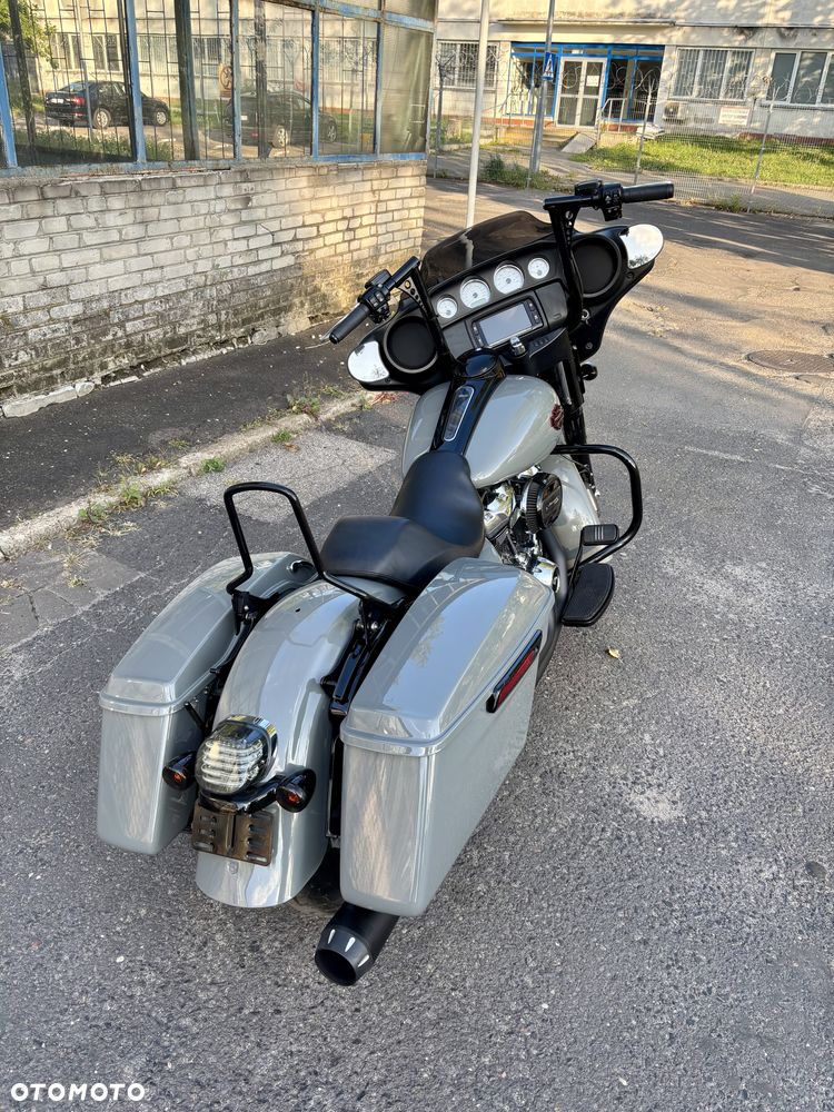 Harley-Davidson Touring Street Glide - 20