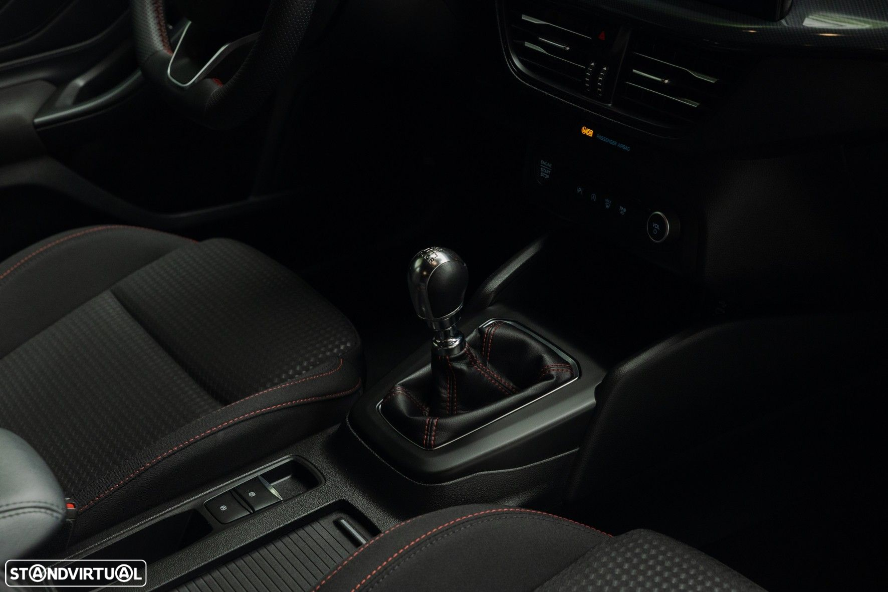 Ford Focus SW 1.0 EcoBoost ST-Line - 27