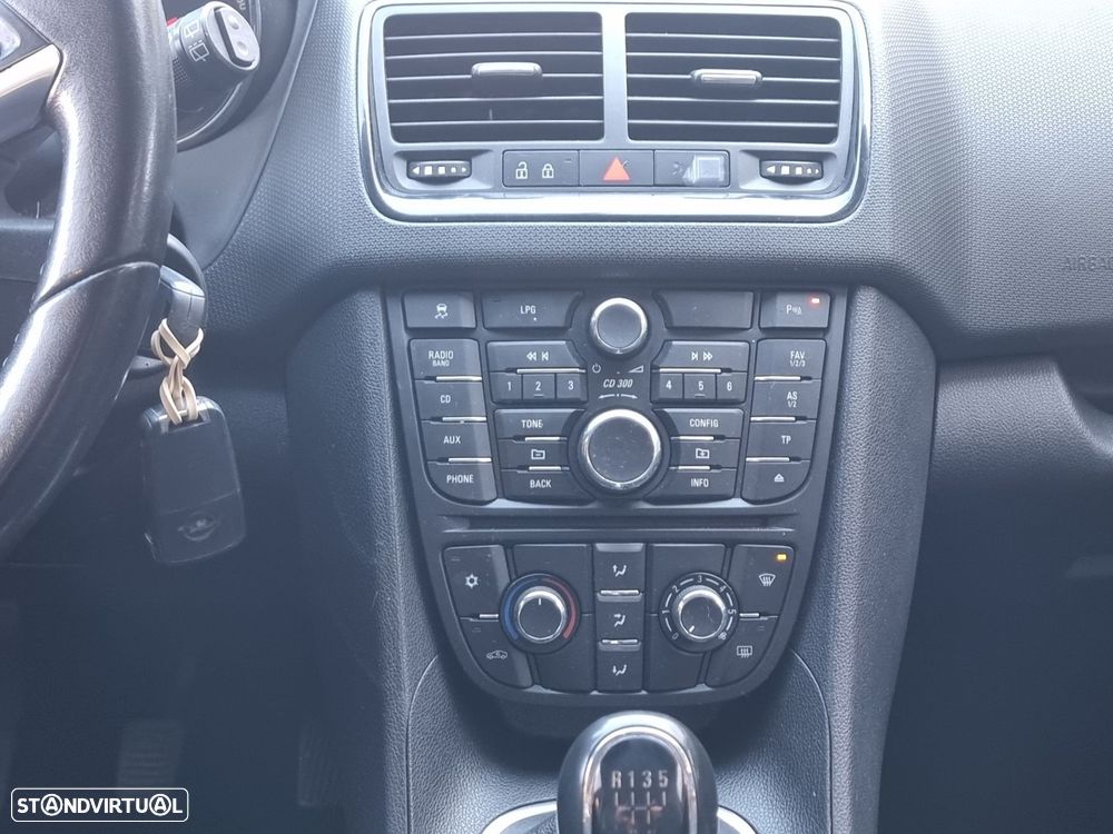 Opel Meriva - 8