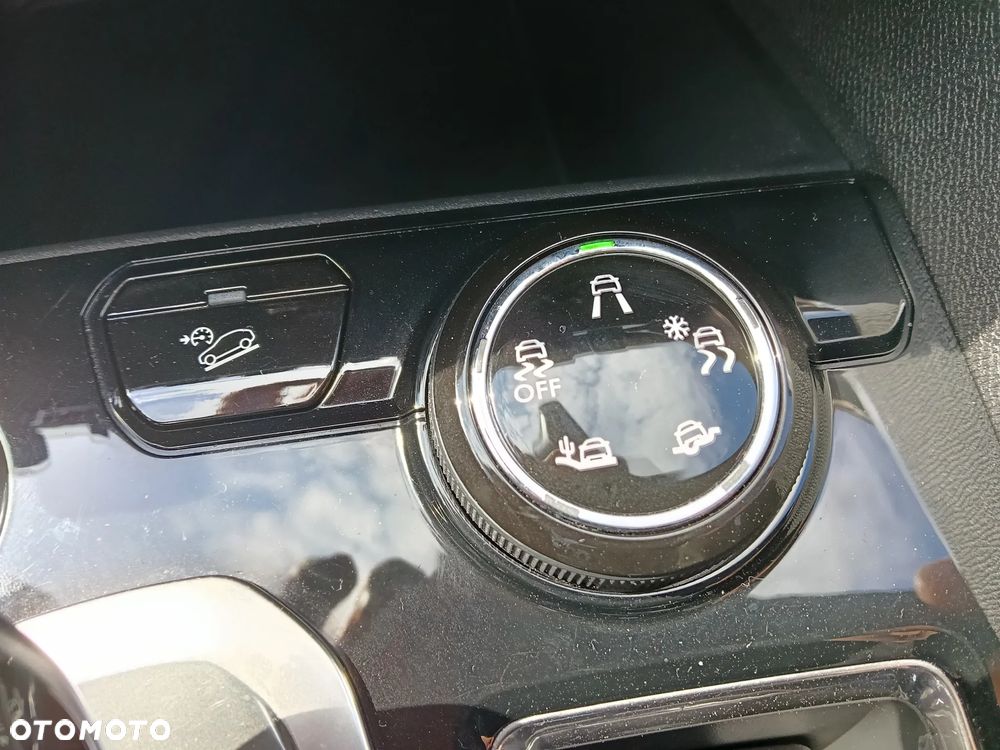 Peugeot 3008 1.6 BlueHDi Crossway S&S EAT6 - 19