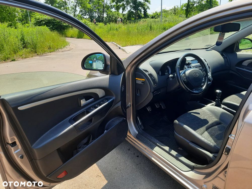 Kia Ceed 2.0 crdi Optimum + - 10
