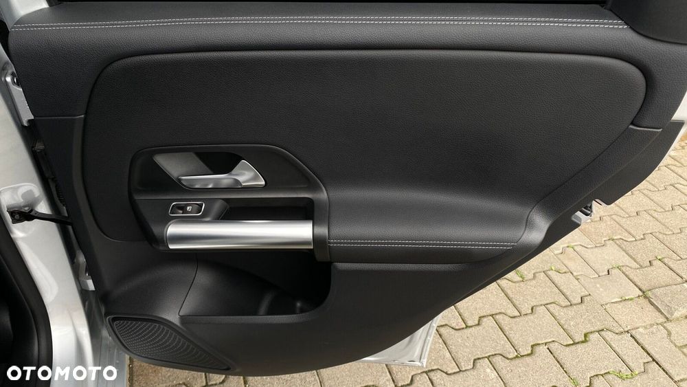 Mercedes-Benz Klasa B 180 Progressive 7G-DCT - 28