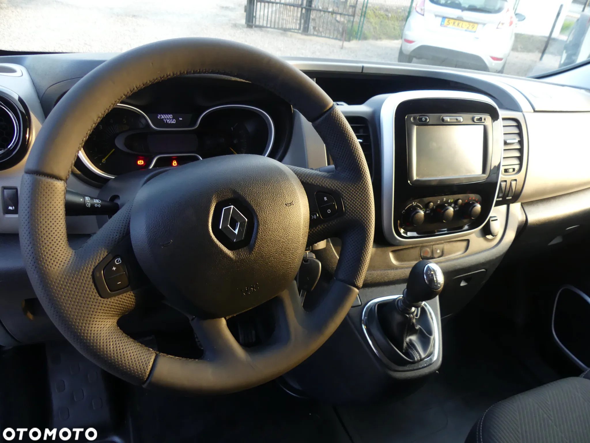 Renault TRAFIC - 16
