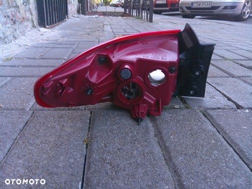 KIA STONIC LIFT LAMPA TYLNA PRAWA LED ORYGINAŁ 92402-H8 - 3