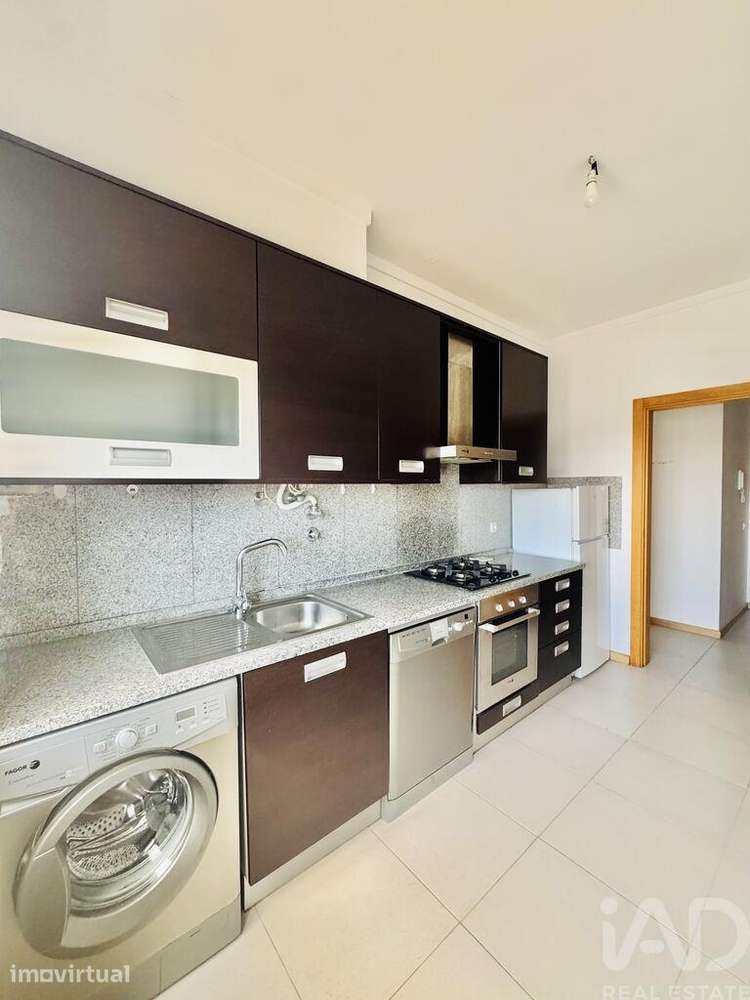 Apartamento T1 em Charneca de Caparica e Sobreda de 54 m2 - Grande imagem: 2/13