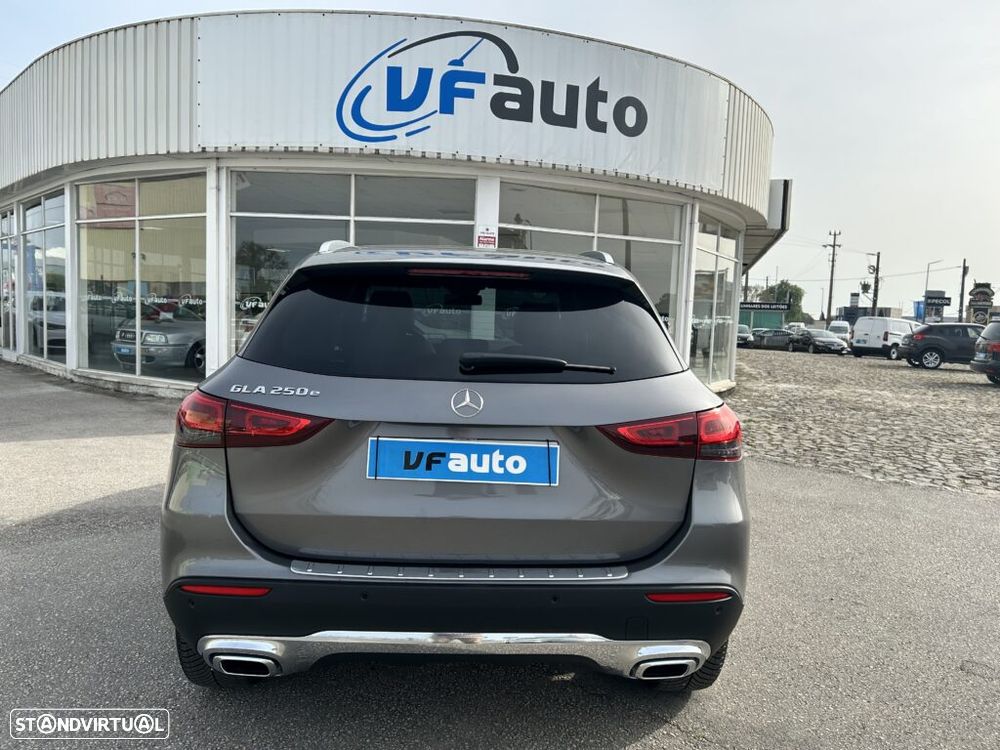 Mercedes-Benz GLA 250 e 8G-DCT Edition Progressive Line - 12
