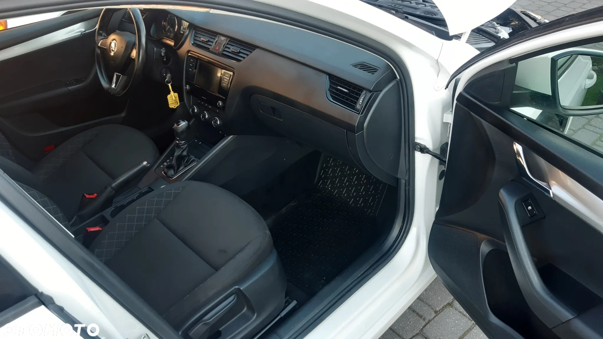 Skoda Octavia 1.6 TDI DSG Ambition - 13