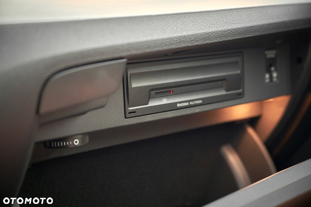 Skoda Superb 2.0 TDI Ambition - 34