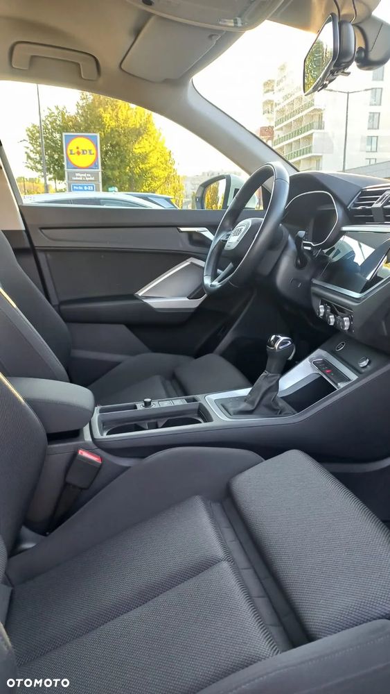 Audi Q3 35 TFSI S tronic - 16