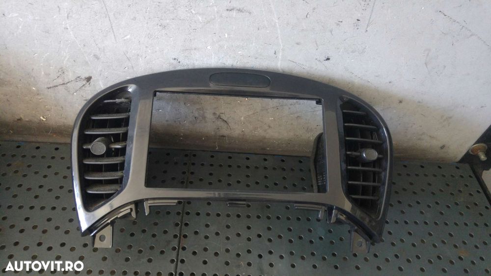 Trim consola centrala cu guri ventilatie centrale nissan juke f15 682601ke0a 682u11ke0a - 2