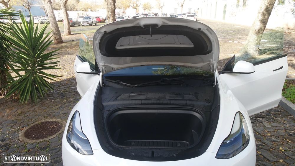 Tesla Model Y Long Range Dual Motor AWD - 30