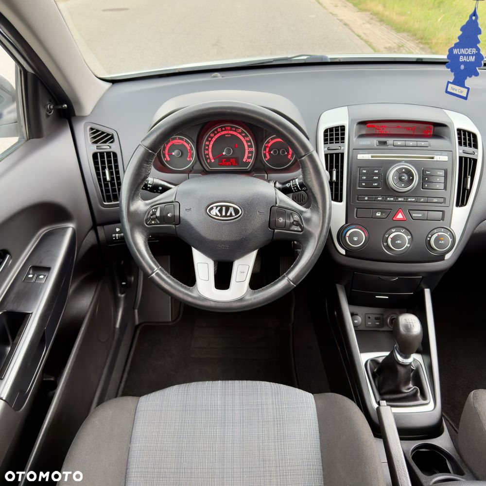 Kia Ceed 1.4 Comfort - 11