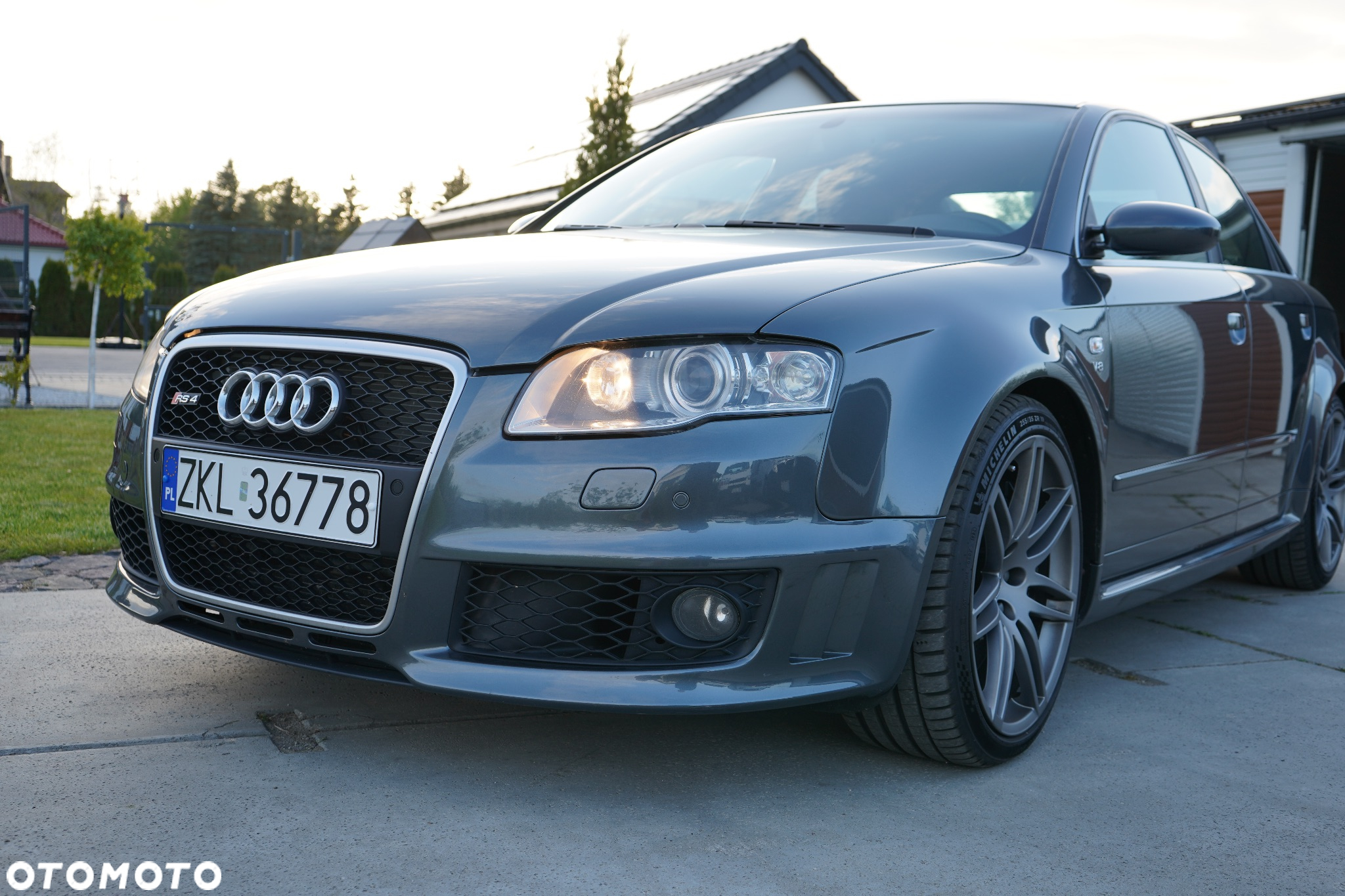 Audi RS4 Standard - 7