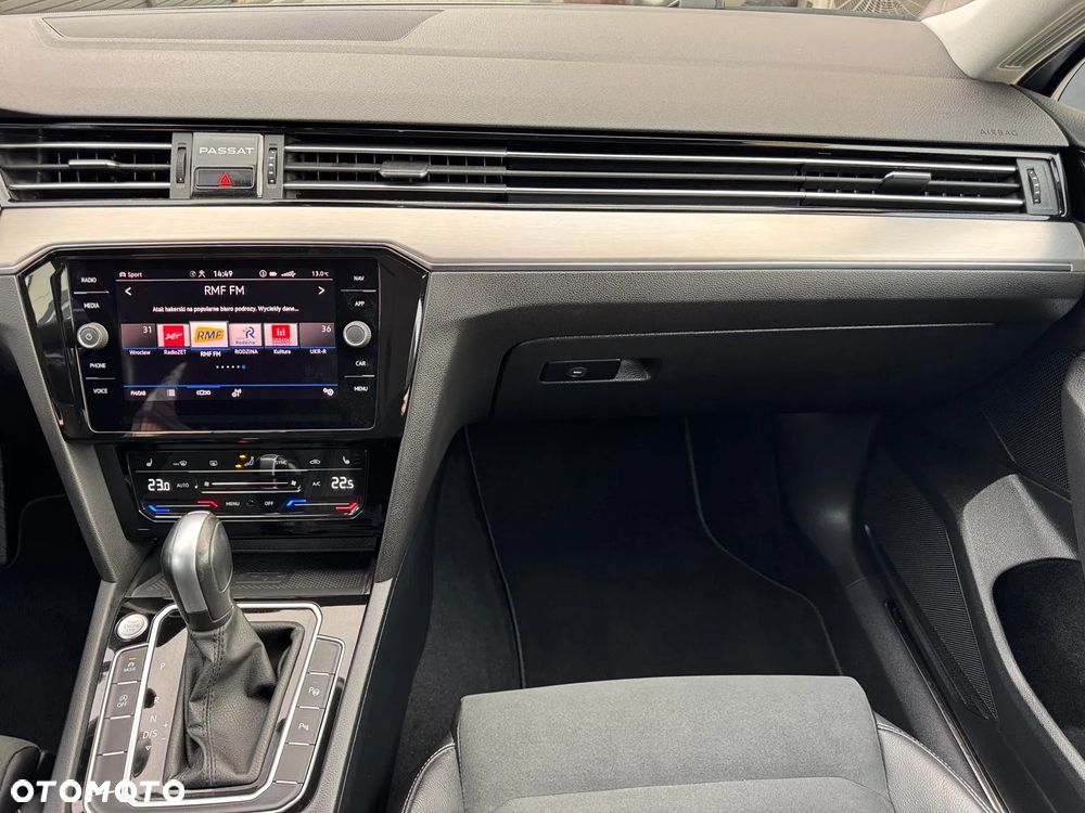 Volkswagen Passat Variant 2.0 TDI SCR Elegance DSG - 18