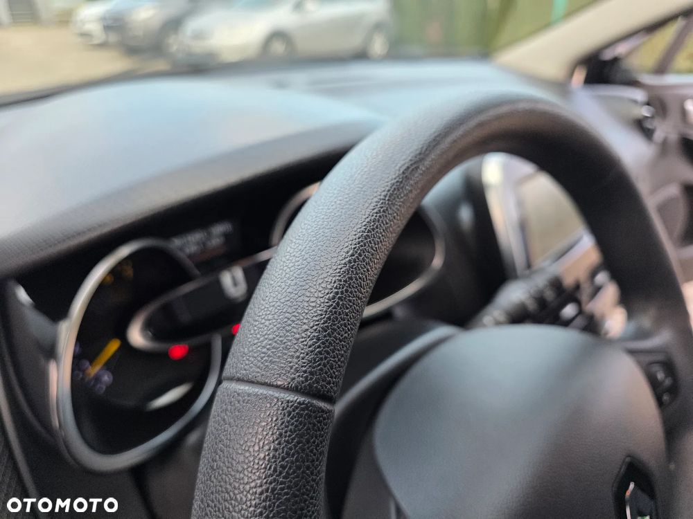 Renault Clio 1.2 16V 75 Authentique - 18
