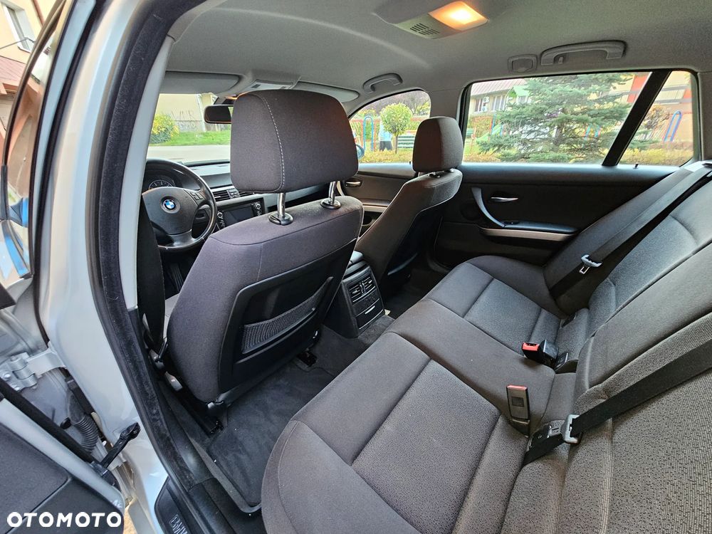BMW Seria 3 318i - 20