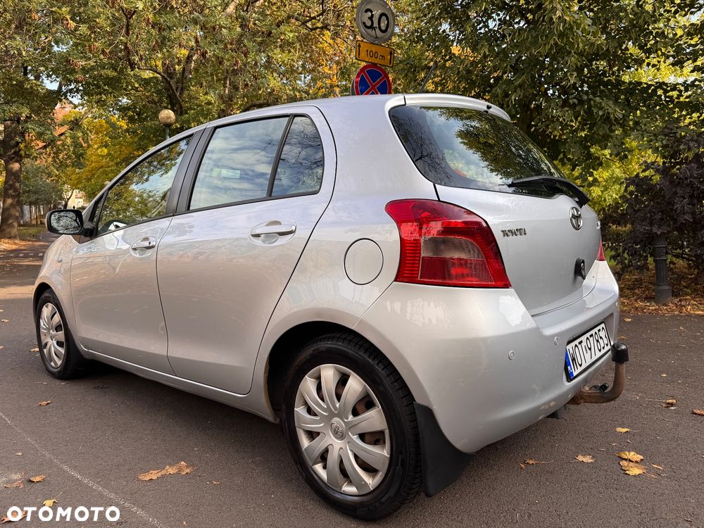 Toyota Yaris - 10