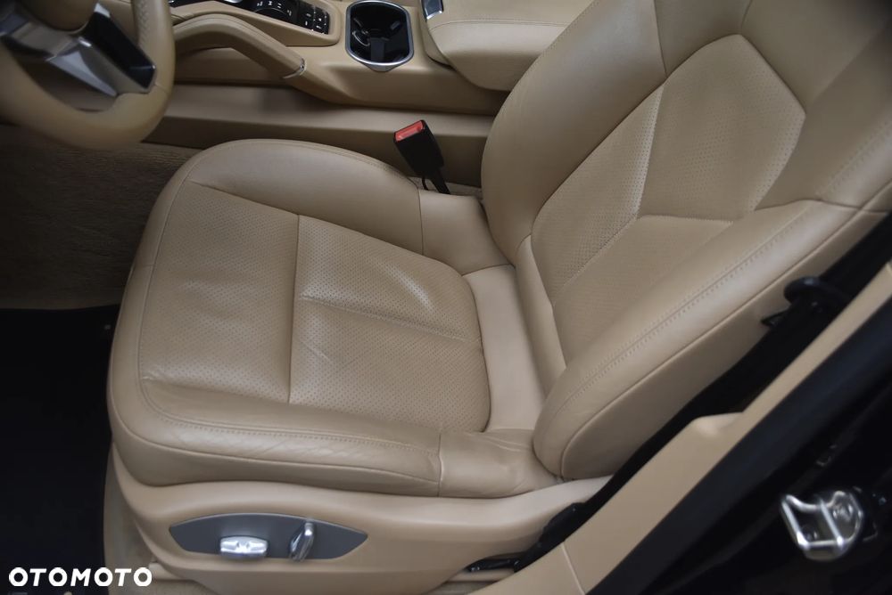 Porsche Cayenne S Diesel Platinum Edition - 21