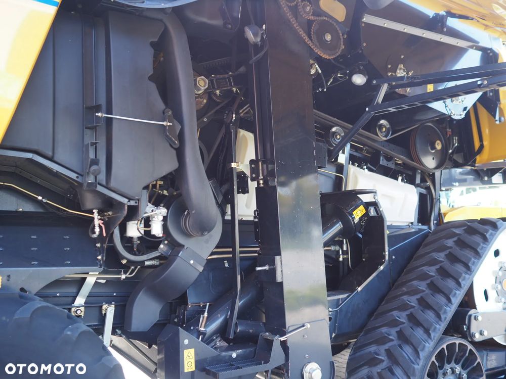 New Holland CR 9090 SmartTrax 4WD + VF 10,7 m - 10