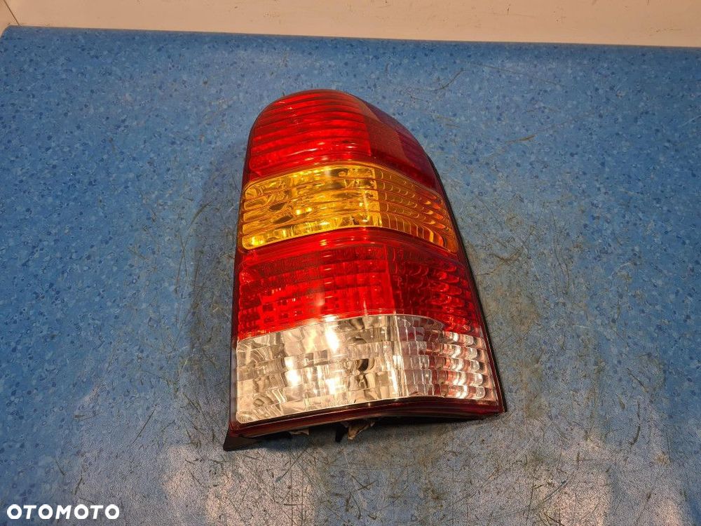 FORD MAVERICK II LIFT LAMPA TYŁ PRAWA ZEWNĘTRZNA - 1