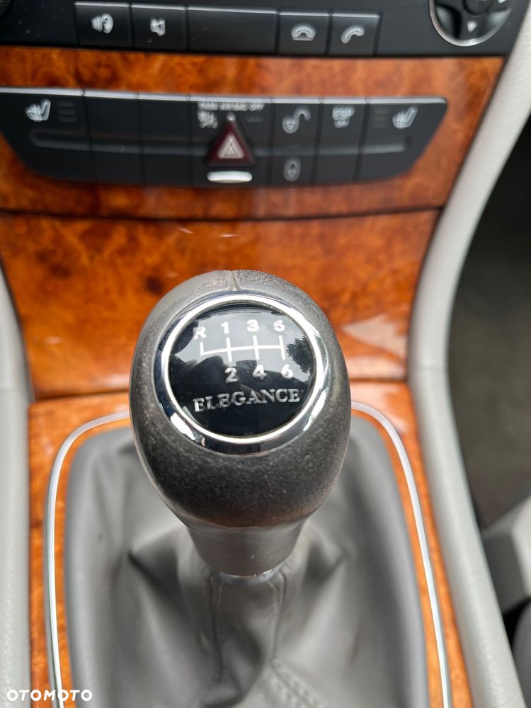 Mercedes-Benz Klasa E 200 Kompressor Elegance - 31