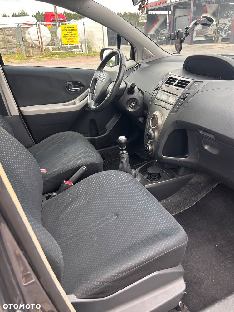 Toyota Yaris - 9