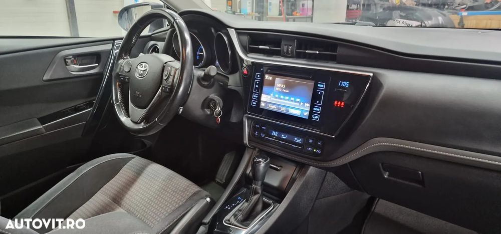 Toyota Auris - 12