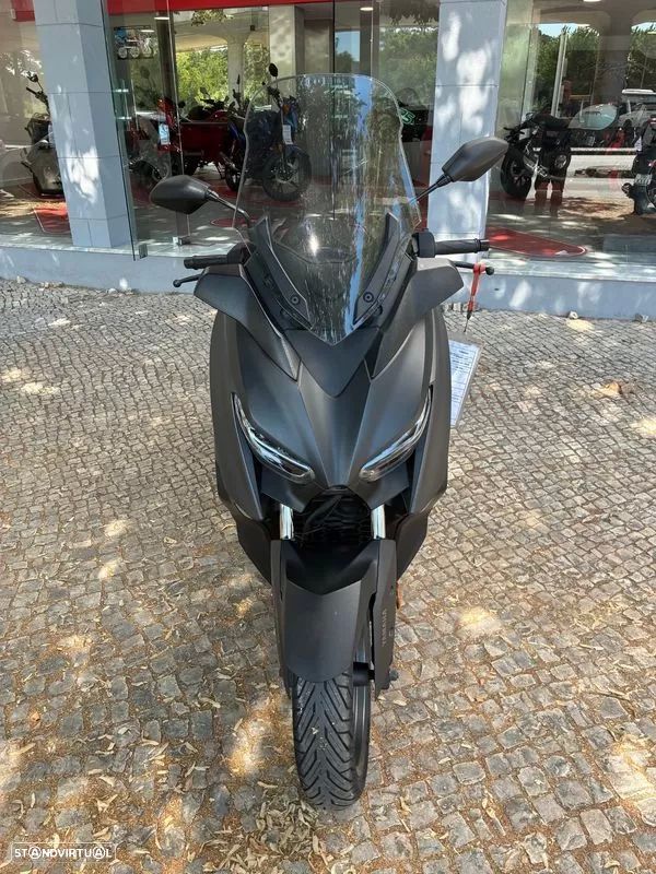 Yamaha X-Max - 6