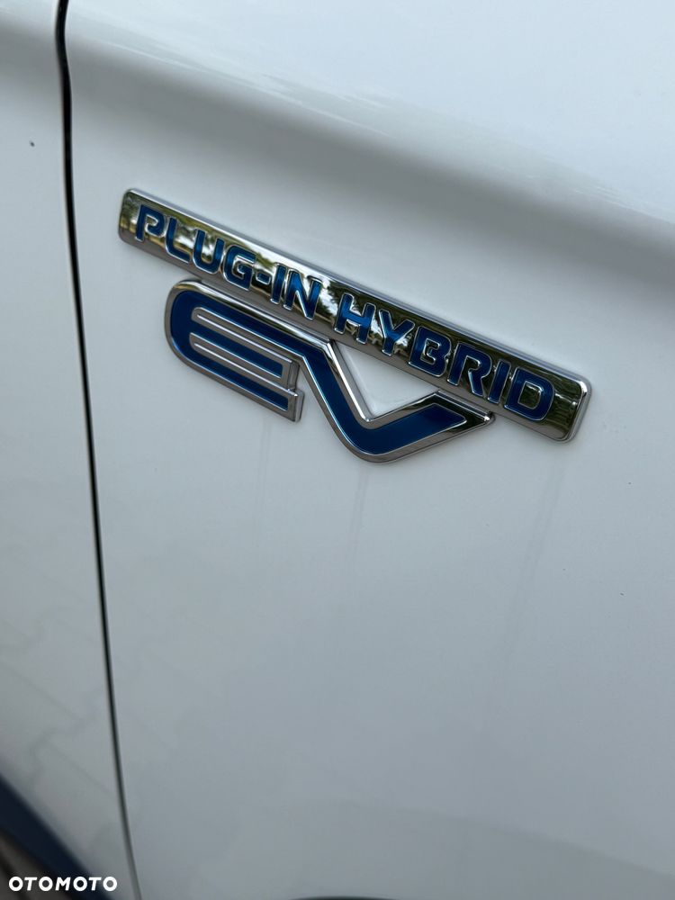 Mitsubishi Outlander 2.0 4WD Top - 30