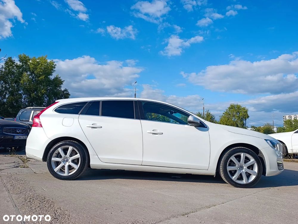 Volvo V60 T3 Summum - 10