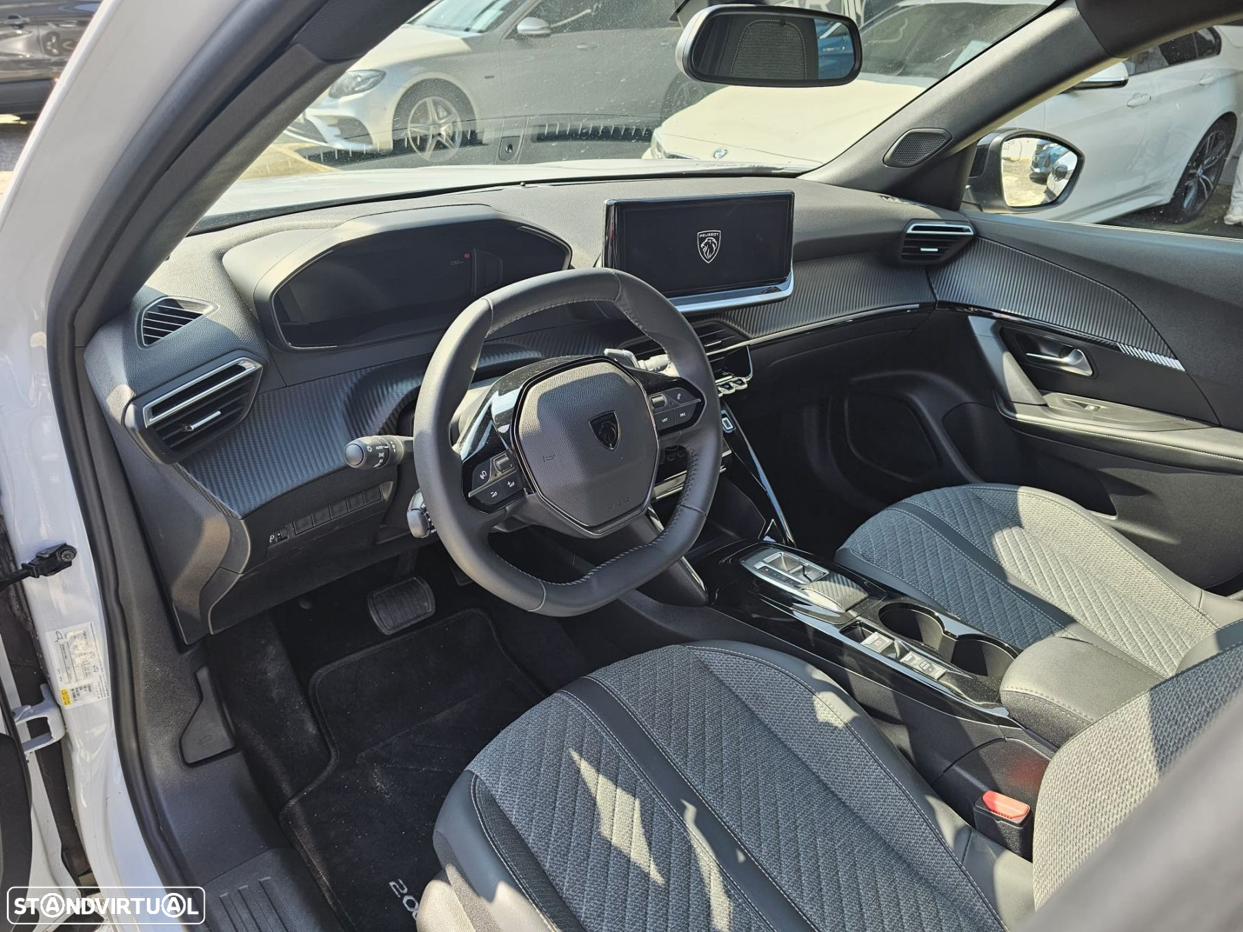 Peugeot 2008 1.2 PureTech Allure Pack EAT8 - 7