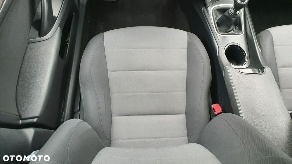 Toyota Avensis - 17