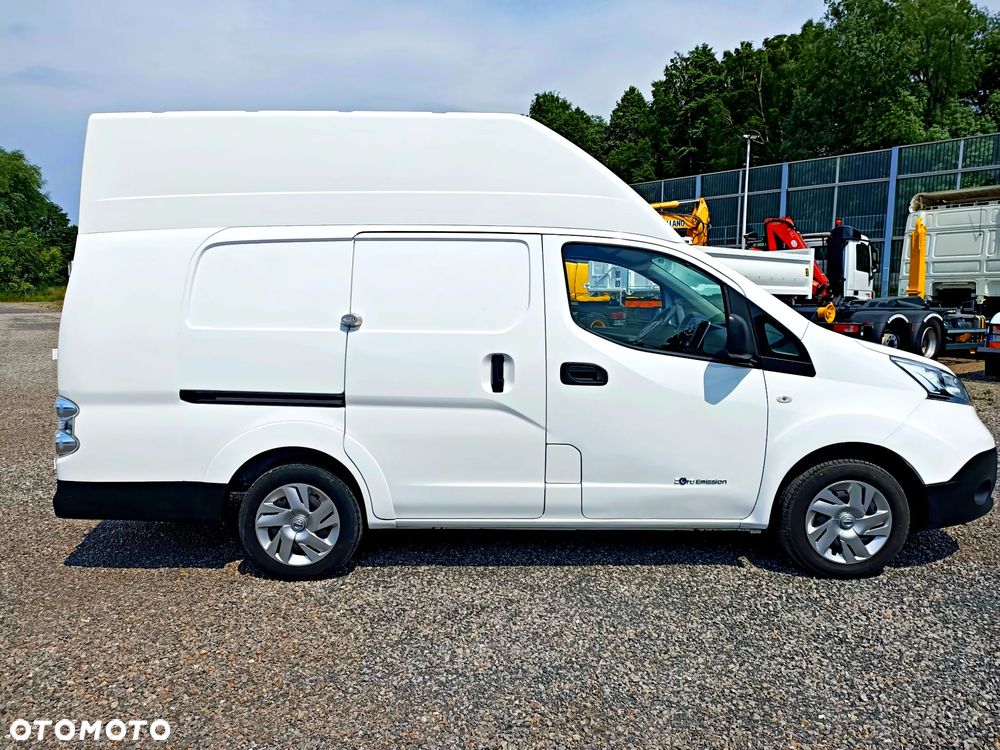 Nissan ENV 200 Maxi - 5