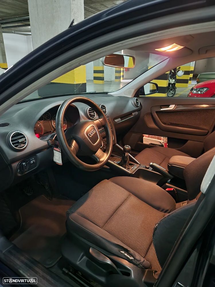 Audi A3 Sportback 1.6 FSi - 5