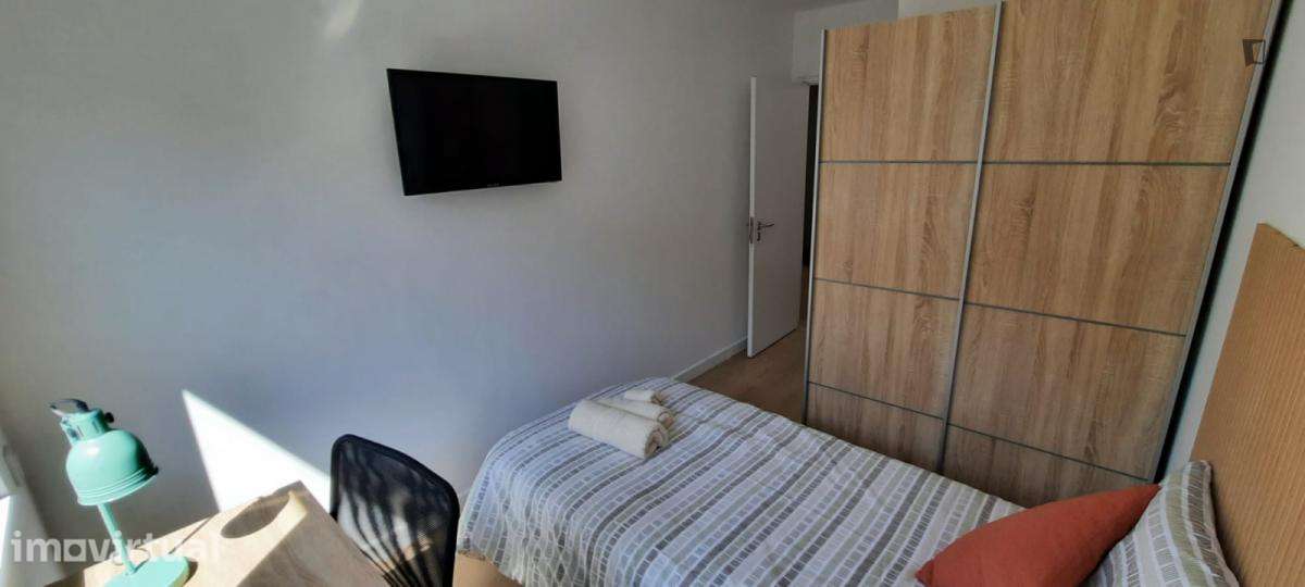 Quarto - localizado em Paranhos Porto - Grande imagem: 2/20