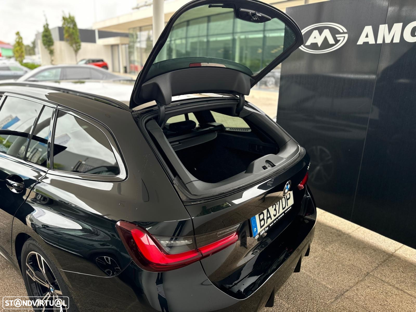 BMW 320 d Touring Pack Desportivo M Auto - 13