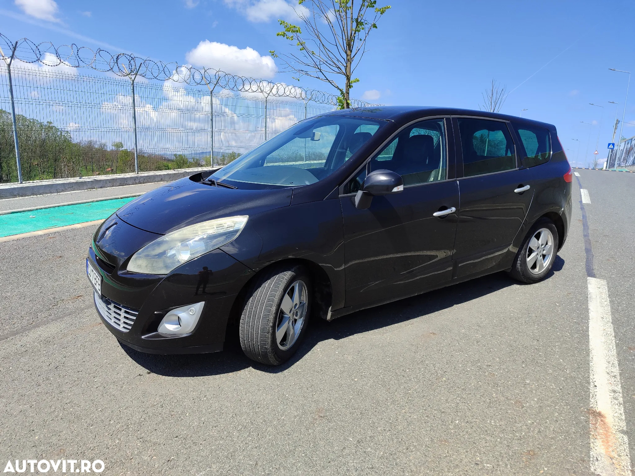 Renault Grand Scenic 1.9 dCi FAP Avantage - 3