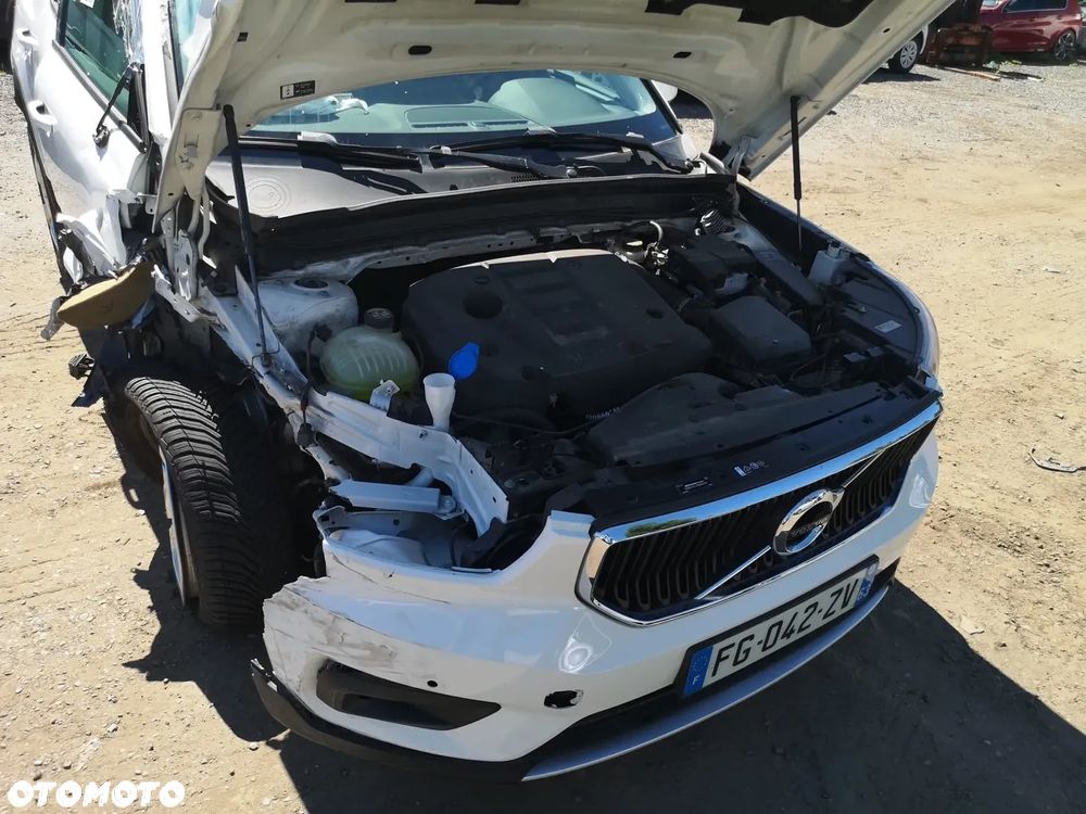 Volvo XC 40 D4 AWD Geartronic Momentum - 20