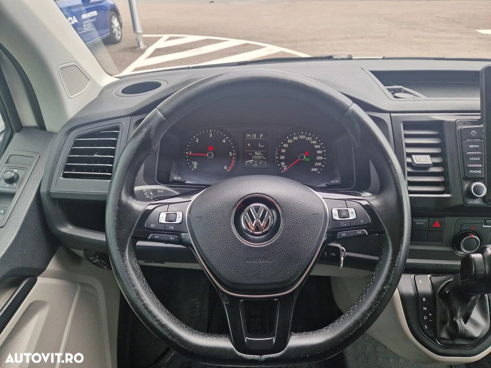 Volkswagen Caravelle - 13