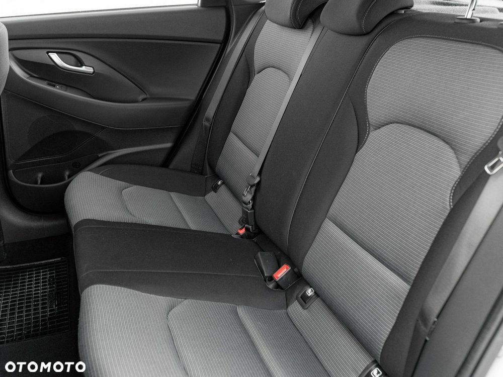 Hyundai i30 1.5 DPI Classic + - 22