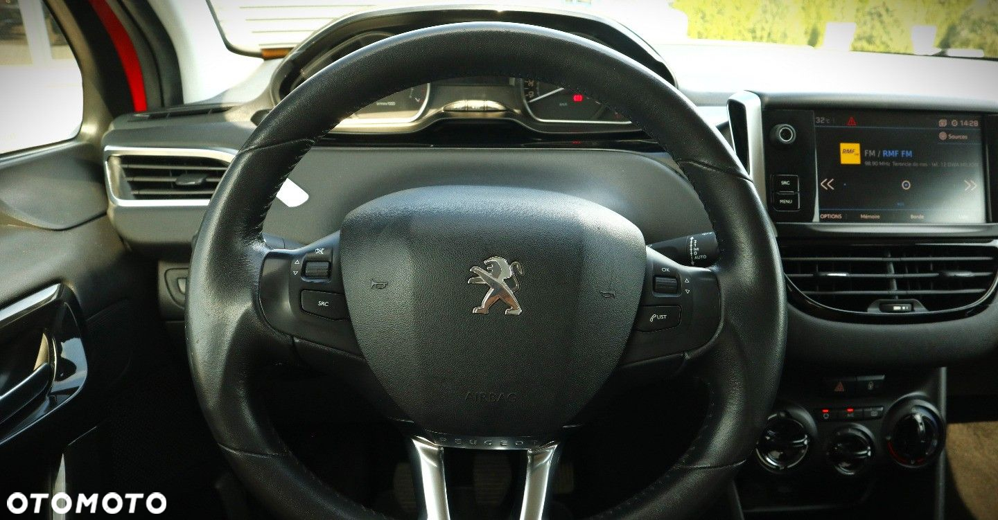 Peugeot 208 1.2 PureTech Style - 11
