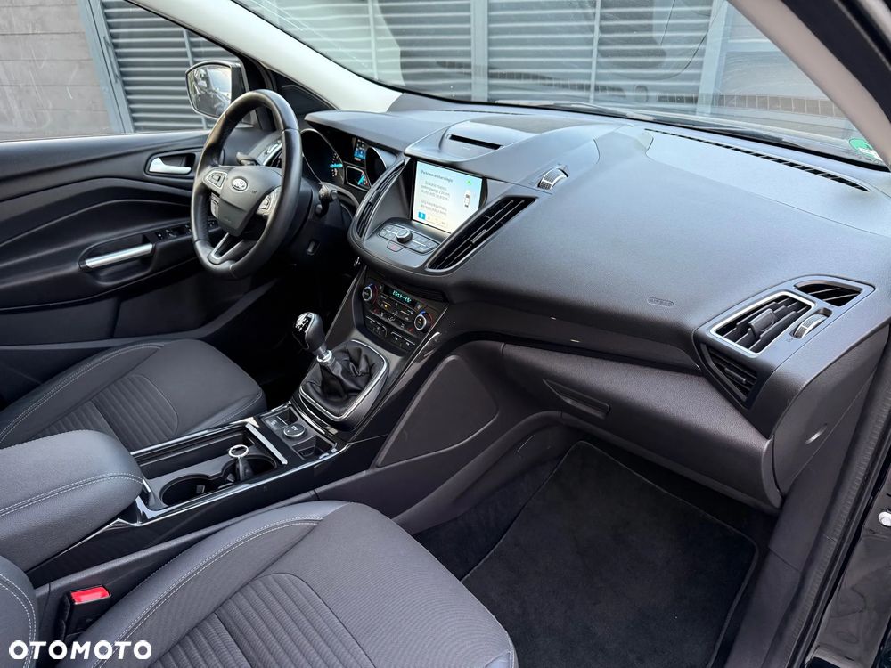 Ford Kuga 1.5 EcoBoost 2x4 Titanium - 6