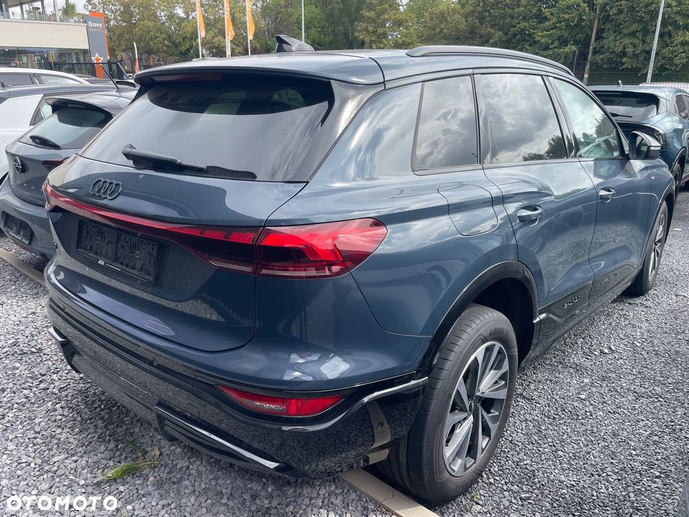 Audi Q6 e-tron - 5